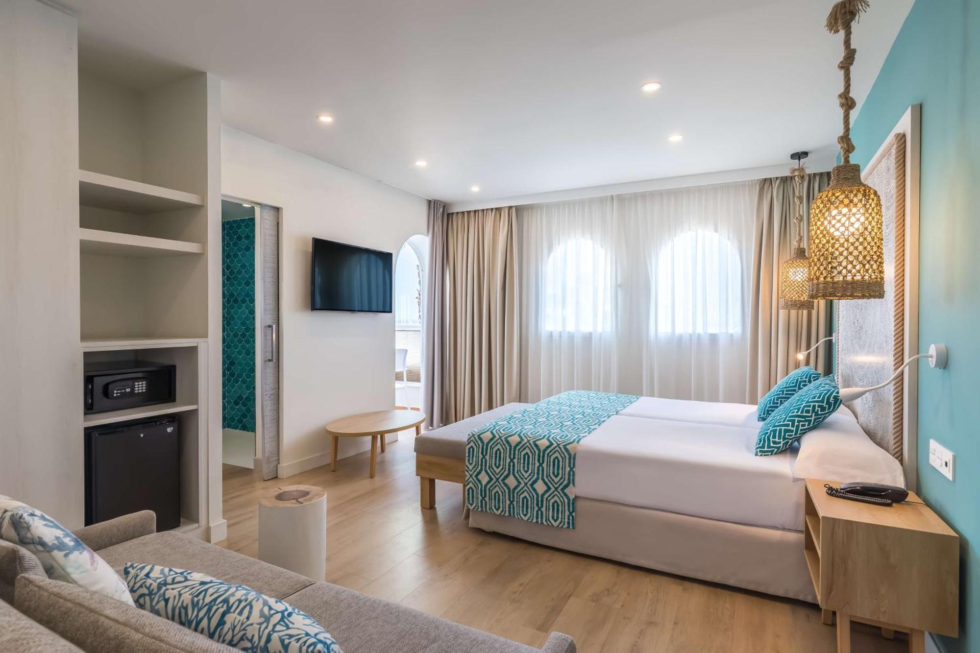 สมาย โฮเทล โกสตา เดล ซอล Hotel ตอร์เรโมลิโนส ภายนอก รูปภาพ