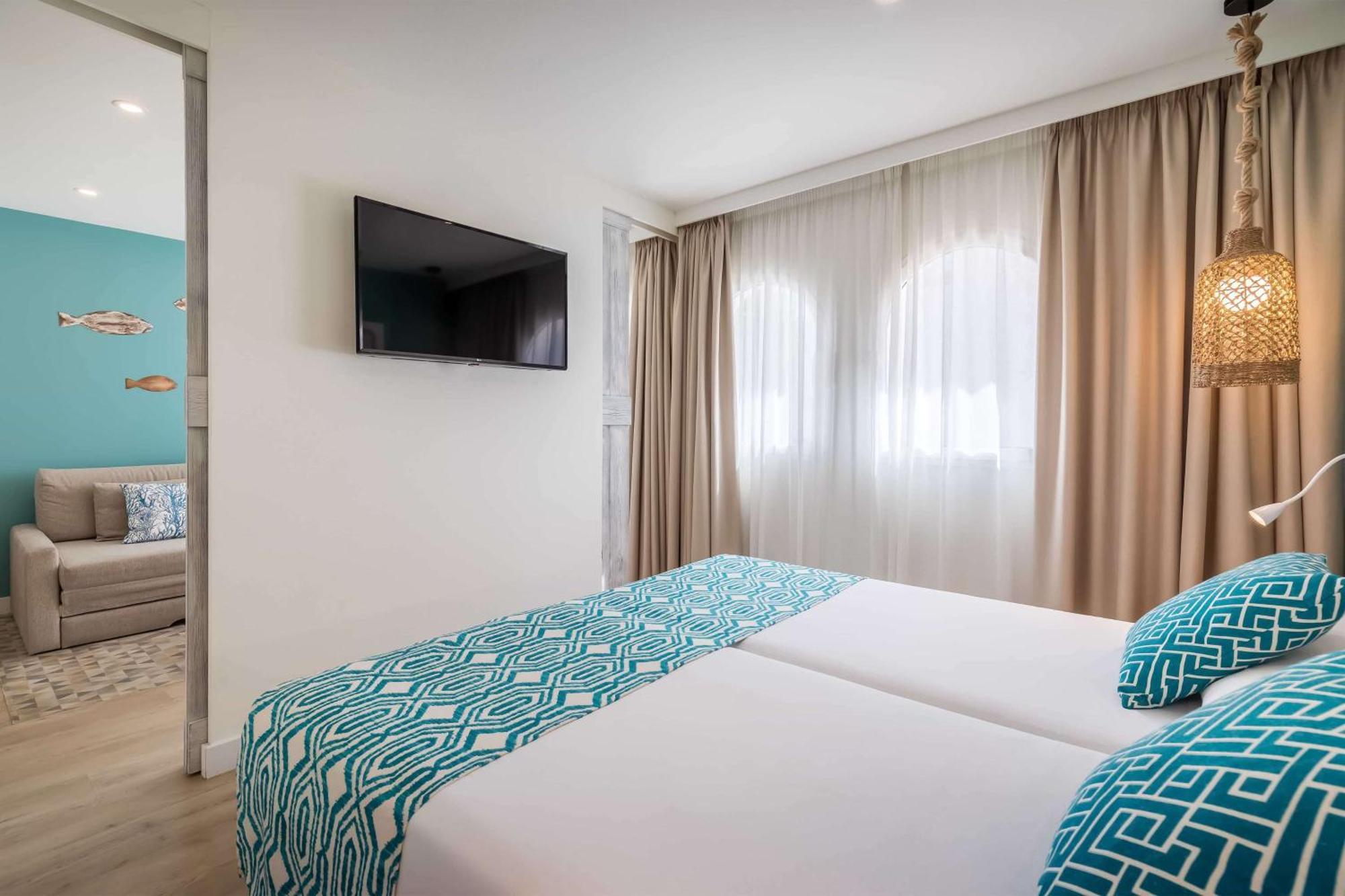 สมาย โฮเทล โกสตา เดล ซอล Hotel ตอร์เรโมลิโนส ภายนอก รูปภาพ